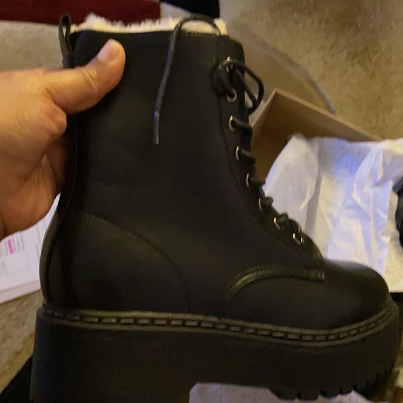 Black, size 8 , Steve Madden - Betty Combat Boots with fur, new , never worn. - Picture 1 of 5